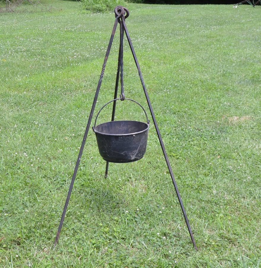 Cast Pot & Tripod rental in Orillia